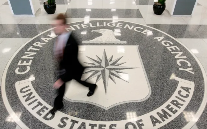 Trump akan Pecat 1.200 Pegawai CIA dan Badan Mata-Mata AS Lainnya