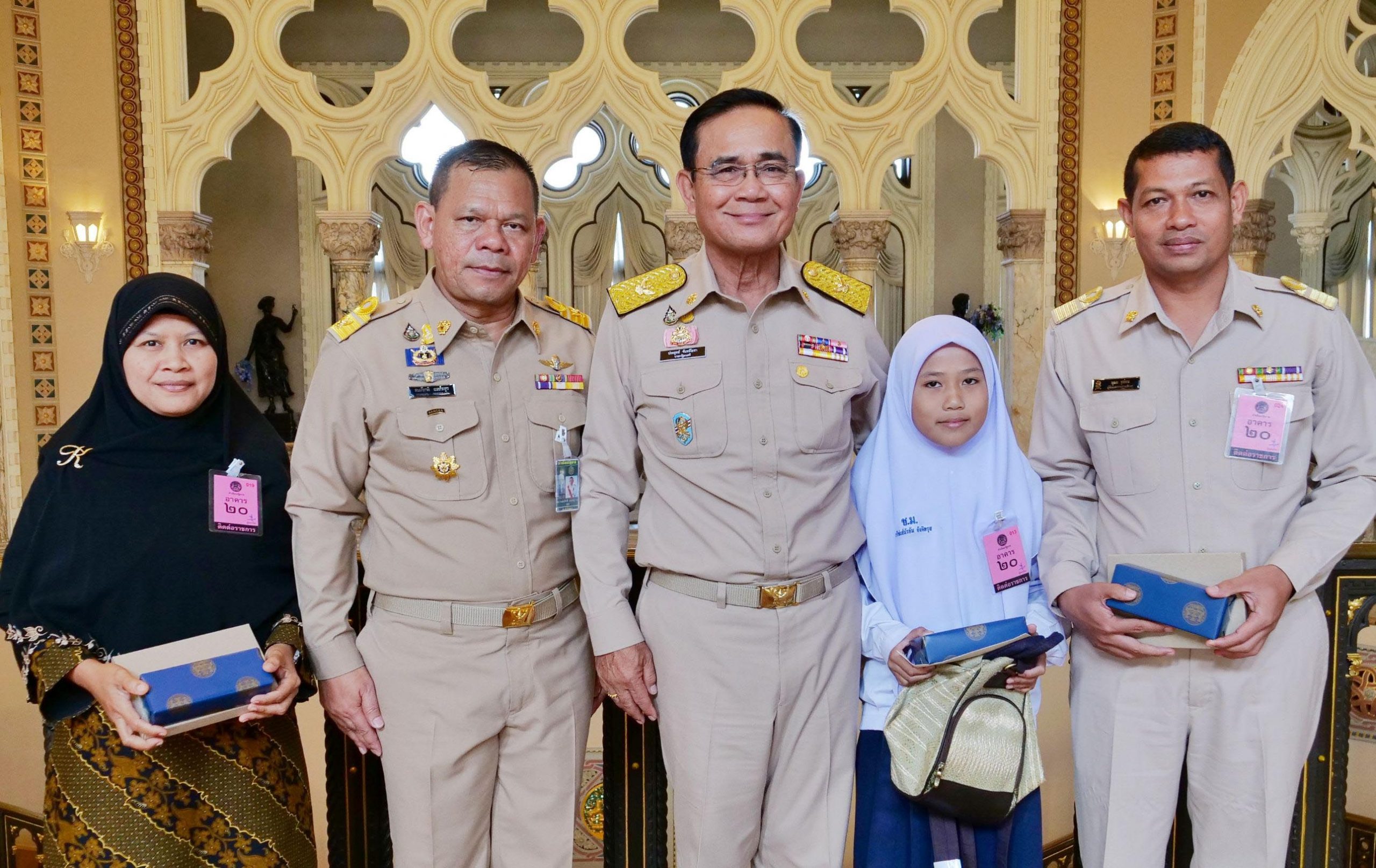 Guru dan Siswa Terbaik Thailand Selatan Bertemu Perdana Menteri