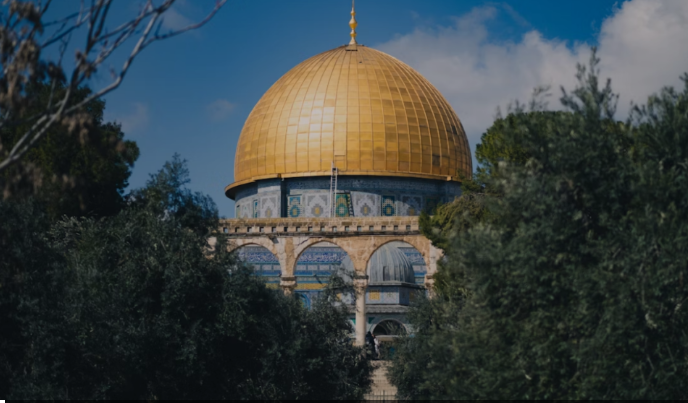 80 Ribu Warga Palestina Salat Idul Adha di Al-Aqsa Meski Dibatasi Israel