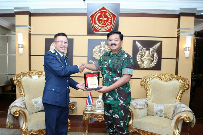 TNI Tingkatkan Kerja Sama Dengan Angkatan Bersenjata Thailand