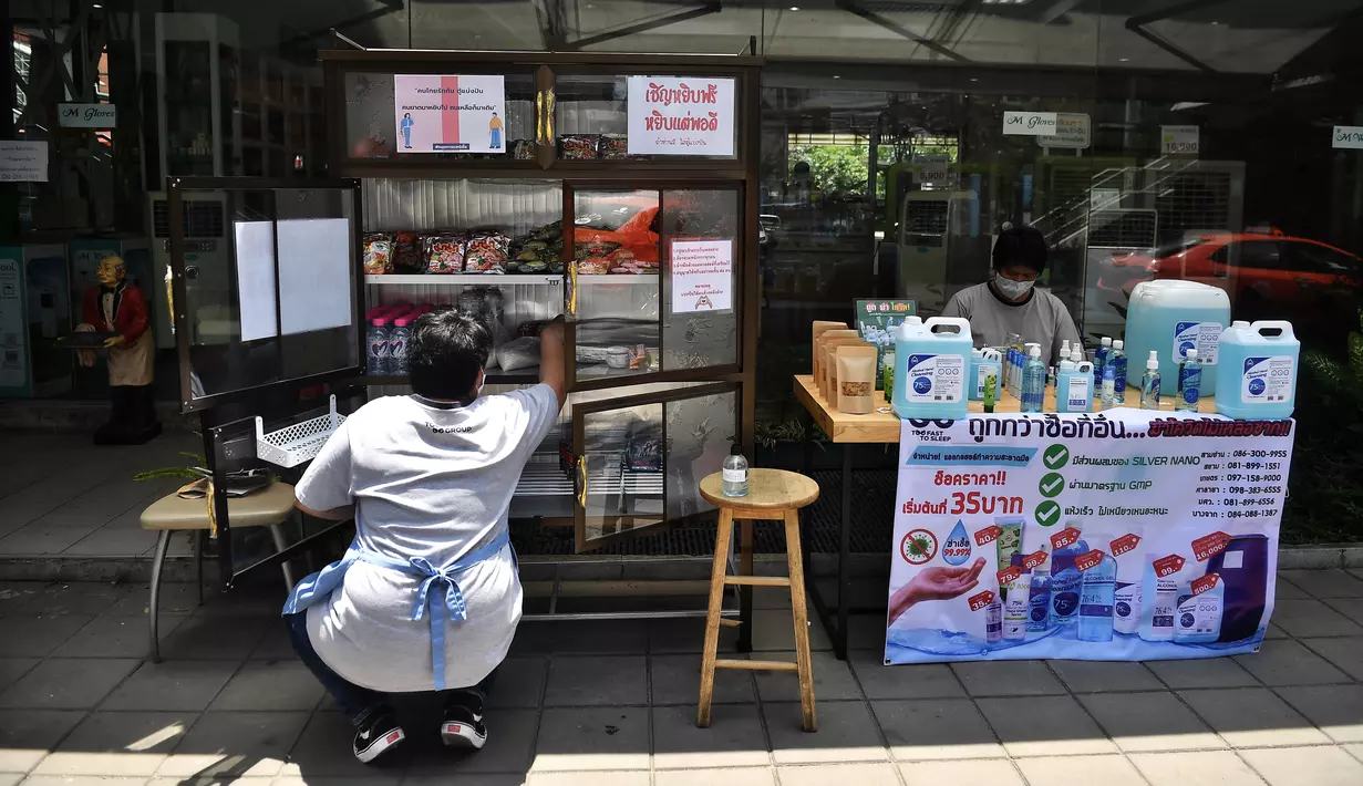 Warga Thailand Saling Berbagi Makanan di Saat Covid-19