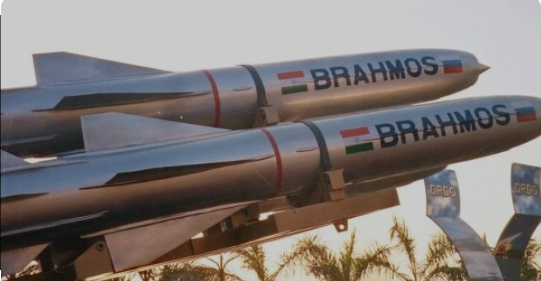 India dan Indonesia Jajaki Kolaborasi Teknologi Rudal BrahMos