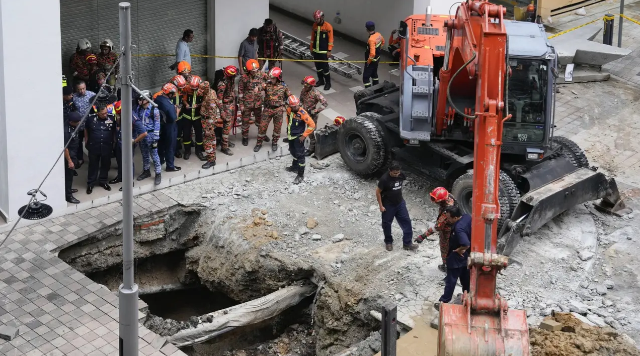 Malaysia Disorot, 9 Hari Turis Hilang Setelah Jatuh ke Gorong-Gorong