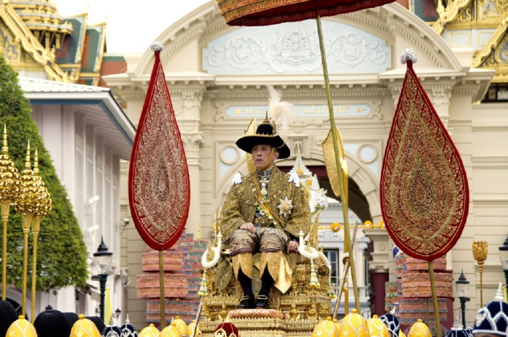 Raja Thailand Beri Gelar Kepada Anggota Keluarga di Hari Kedua Penobatan