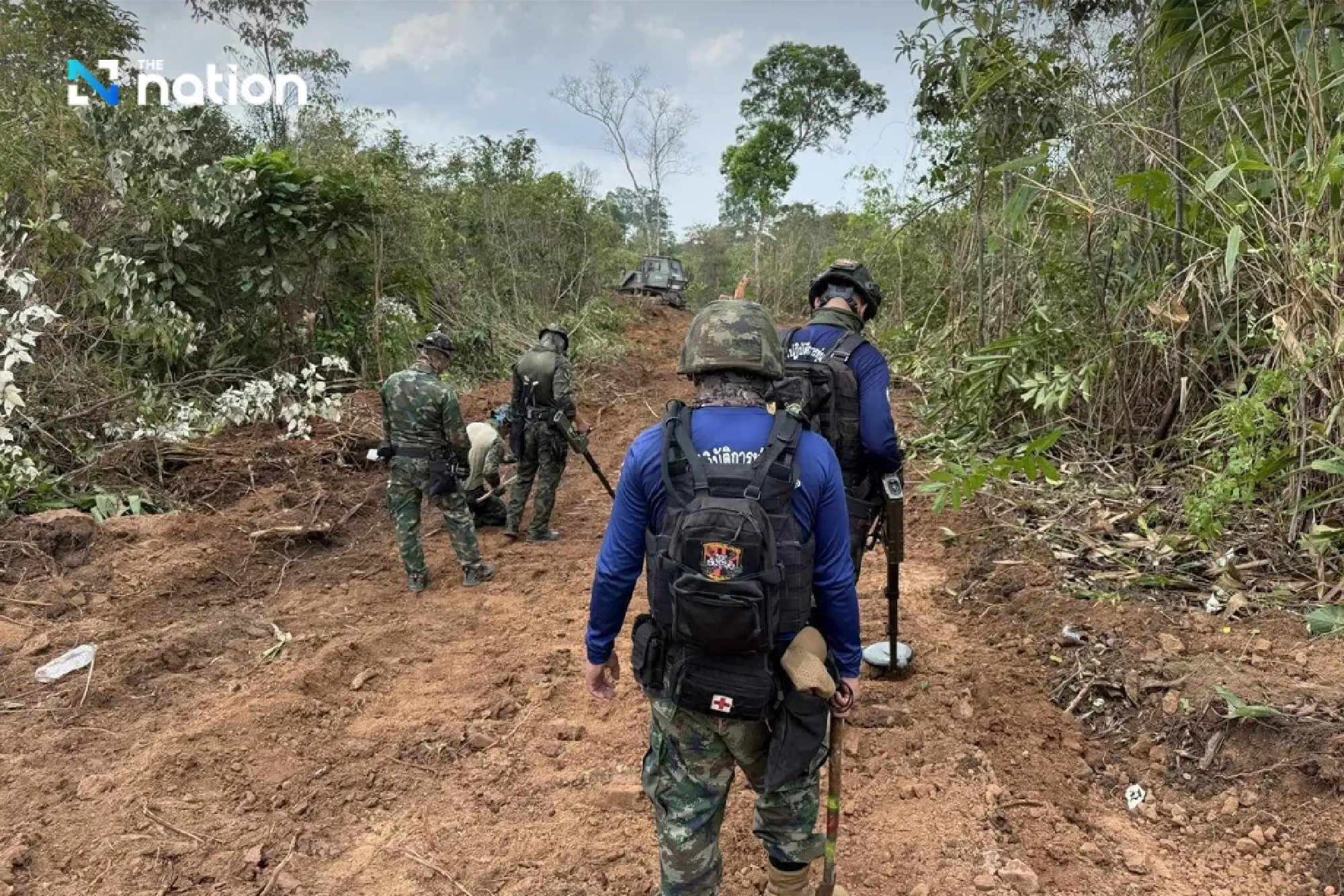Zeni Ranjau Gawat, Thailand Temukan Enam Ranjau Darat yang Baru Dipasang di ...