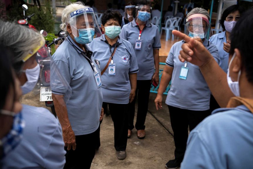 Mengapa Relawan di Thailand Sukses Tangkal Covid-19?