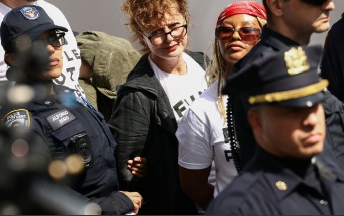 Bintang Hollywood Termasuk yang Ditangkap dalam Protes Anti-PM Israel di New York