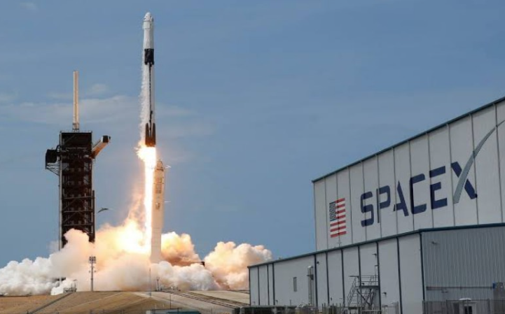 Elon Musk Undang Jokowi ke Markas SpaceX pda 14 Mei 2022