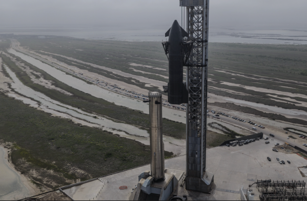 SpaceX Tunda Peluncuran Roket Raksasa Starship yang Sangat Dinantikan