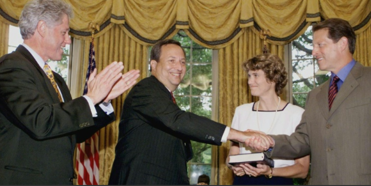 Mantan Menkeu AS Era Clinton Mundur dari Harvard karena Terkait dengan Epstein