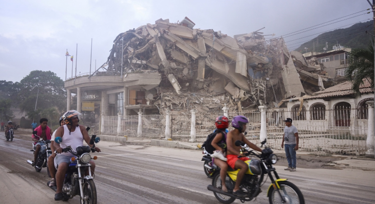 Astazim, Ribuan Orang Dikhawatirkan Tewas Akibat Gempa Mag 7,2 di Venezuela